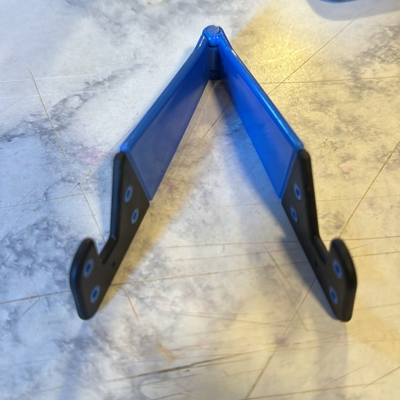 Folding tablet/phone stand - Picture 2 of 5